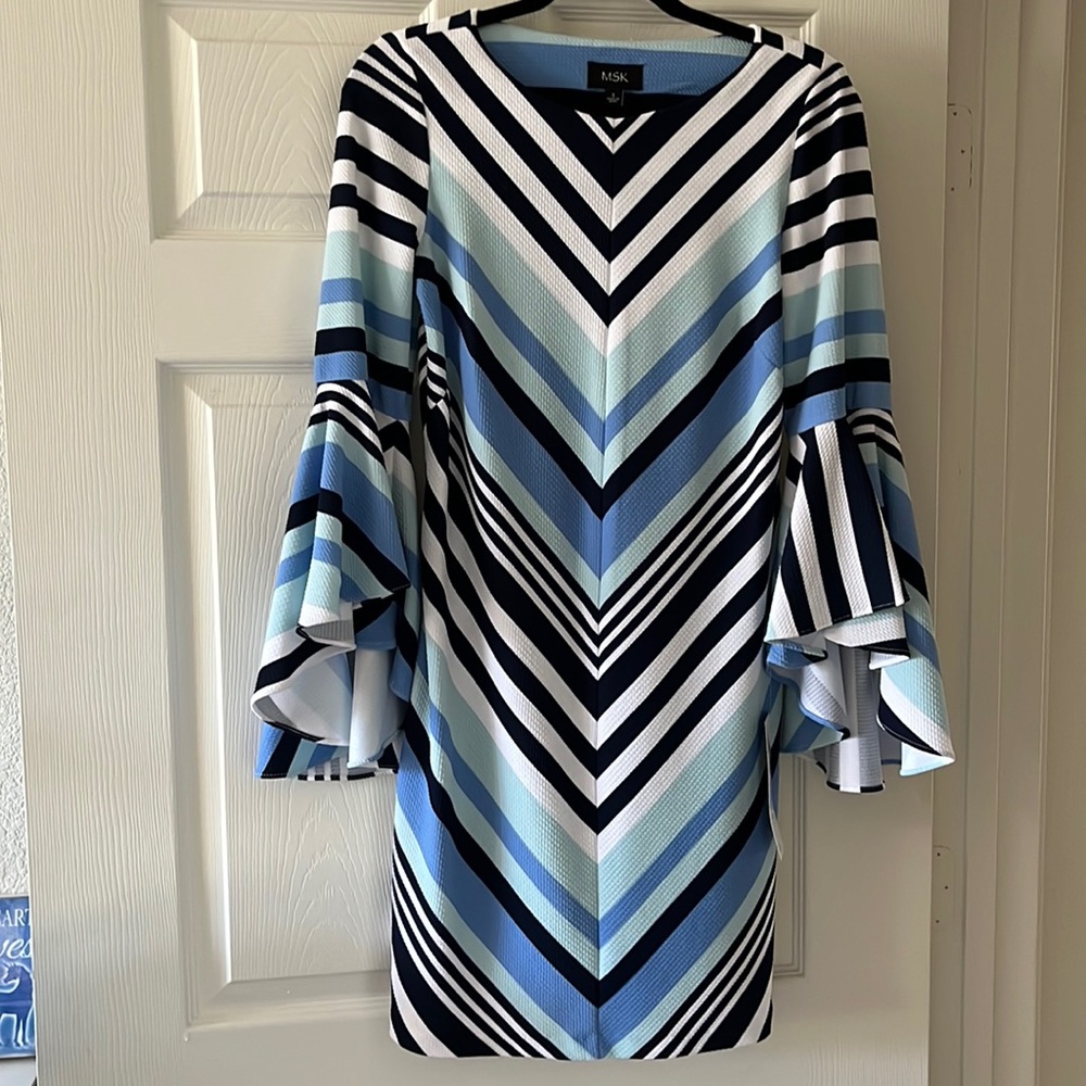 MSK 70s retro look, Bell sleeve dress new with tags, size s